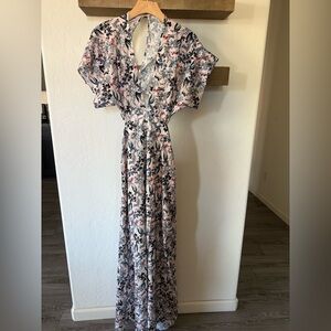 Boutique|Women’s short sleeve boho Floral Maxi Dress,open back & bow tie•••Med